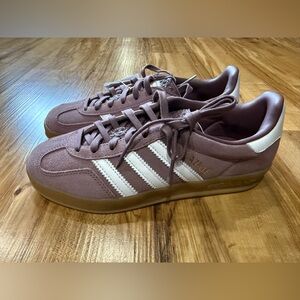 Adidas Women’s Gazelle Indoor in Fig, size 6.